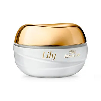Creme Hidratante Lily Essence 250g em pote branco com tampa dourada da linha O Boticário.