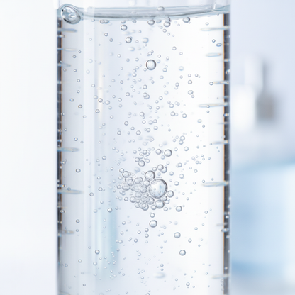 Texture eau micellaire transparente avec micelles