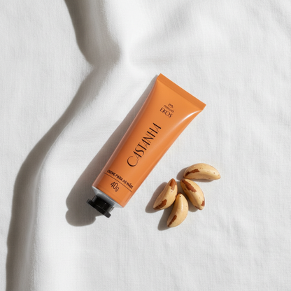 Creme Hidratante Mãos Ekos Castanha Natura 40g - flat lay com castanhas