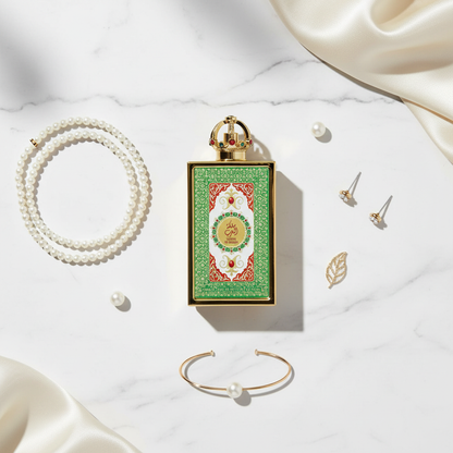 Flat lay elegante com Lattafa Queen of Arabia