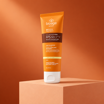 Bioage Bio-Sunprotect Protetor Solar Efeito Base FPS 50+ Tom 4, 45 g, em base geométrica com fundo terracota