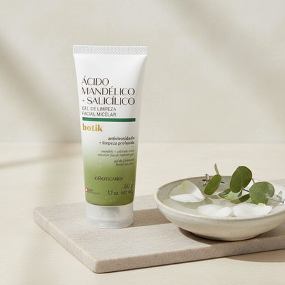 Gel de Limpeza Facial Micelar Botik 50g - ambiente spa com pétalas e eucalipto