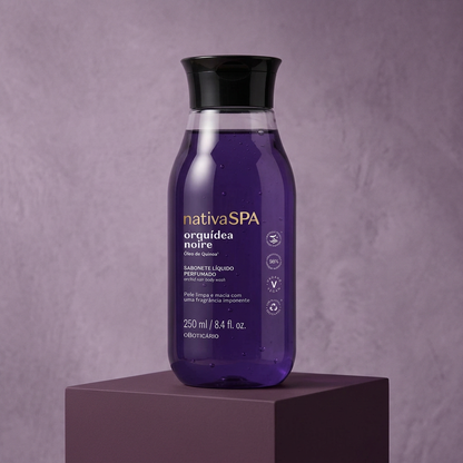 Nativa SPA Orquídea Noire sobre base geométrica em cenário lavanda