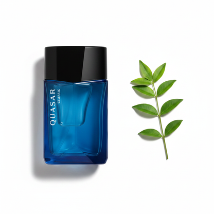 Quasar Classic Eau de Toilette 100ml - flat lay com folhas