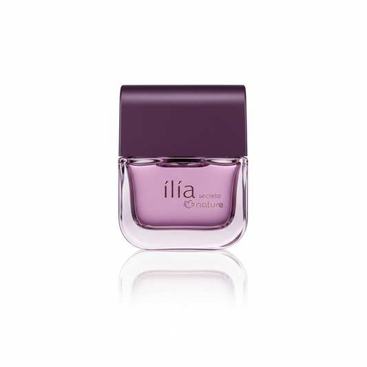 Eau de Parfum Ilía Secreto 50 ml sur fond blanc