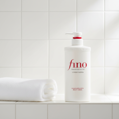 Shiseido Fino Premium Touch Condicionador 550ml - Chuveiro com Toalha